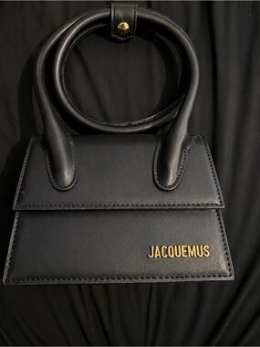 JACQUEMUS Black Les Classiques 'The knot
Chiquito Bag